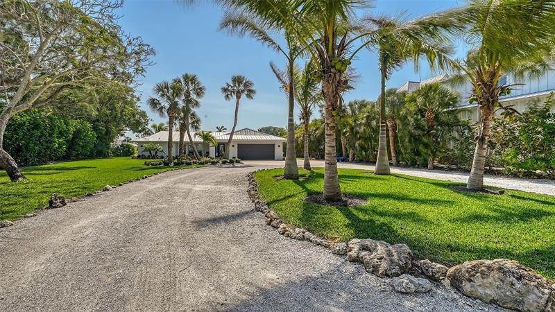 8. Single Family Homes for Sale at 700 DREAM ISLAND ROAD Longboat Key, Florida 34228 United States