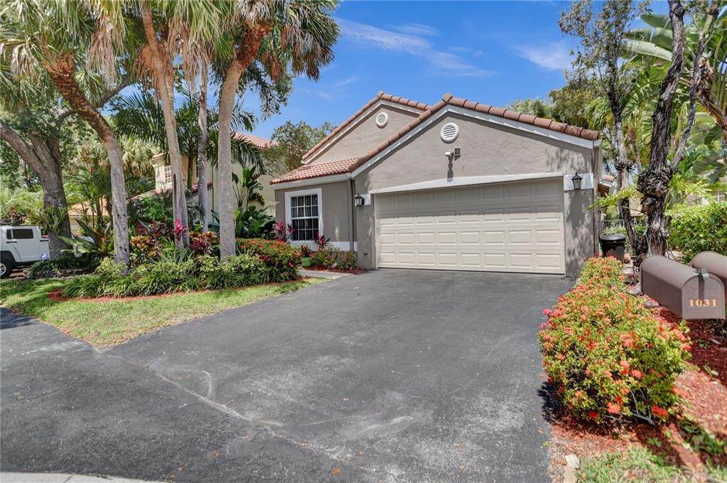 Single Family Homes por un Venta en 1051 NW 108TH AVENUE Plantation, Florida 33322 Estados Unidos