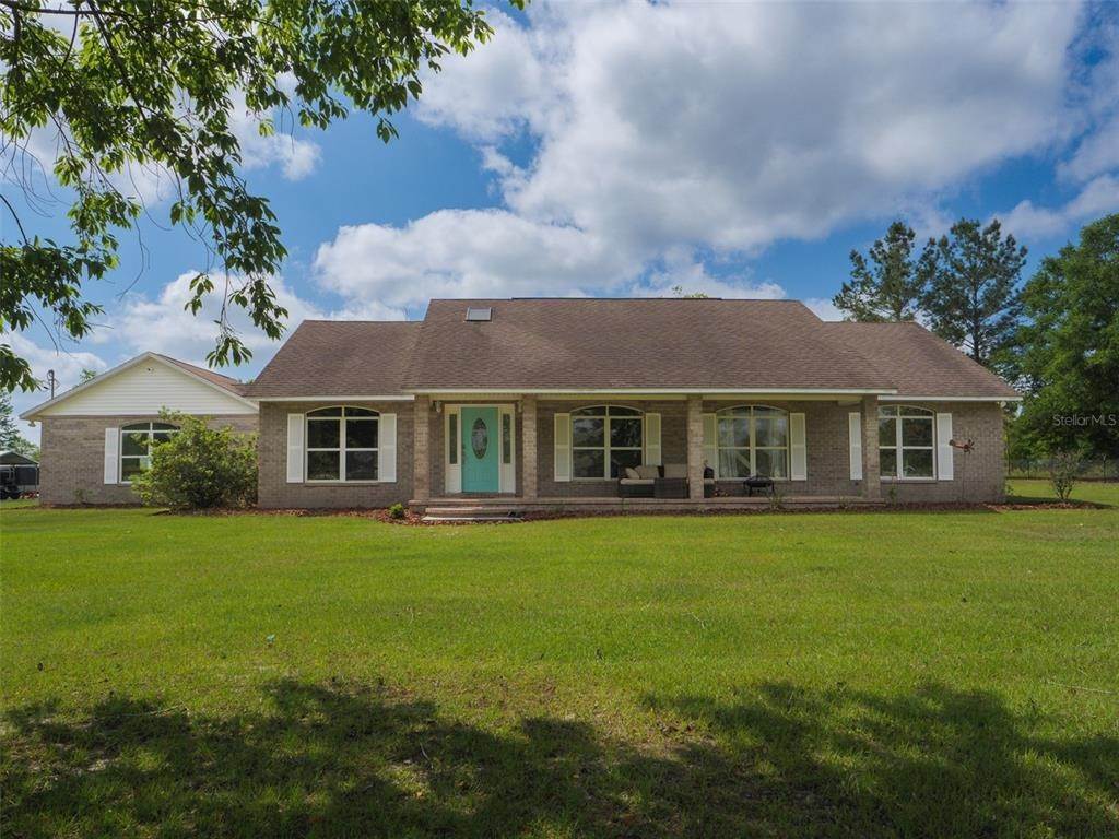 Single Family Homes 为 销售 在 480 SW MARIGOLD PLACE Fort White, 佛罗里达州 32038 美国
