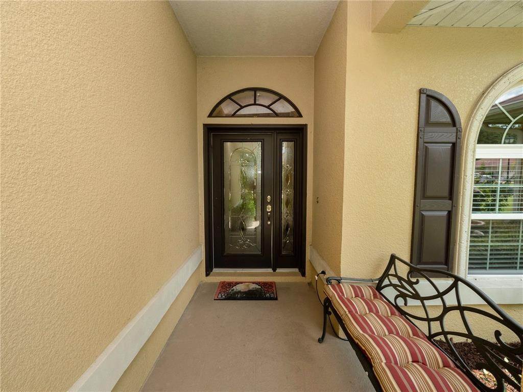 11. Single Family Homes for Sale at 1511 ROYAL FOREST LOOP Lakeland, Florida 33811 United States
