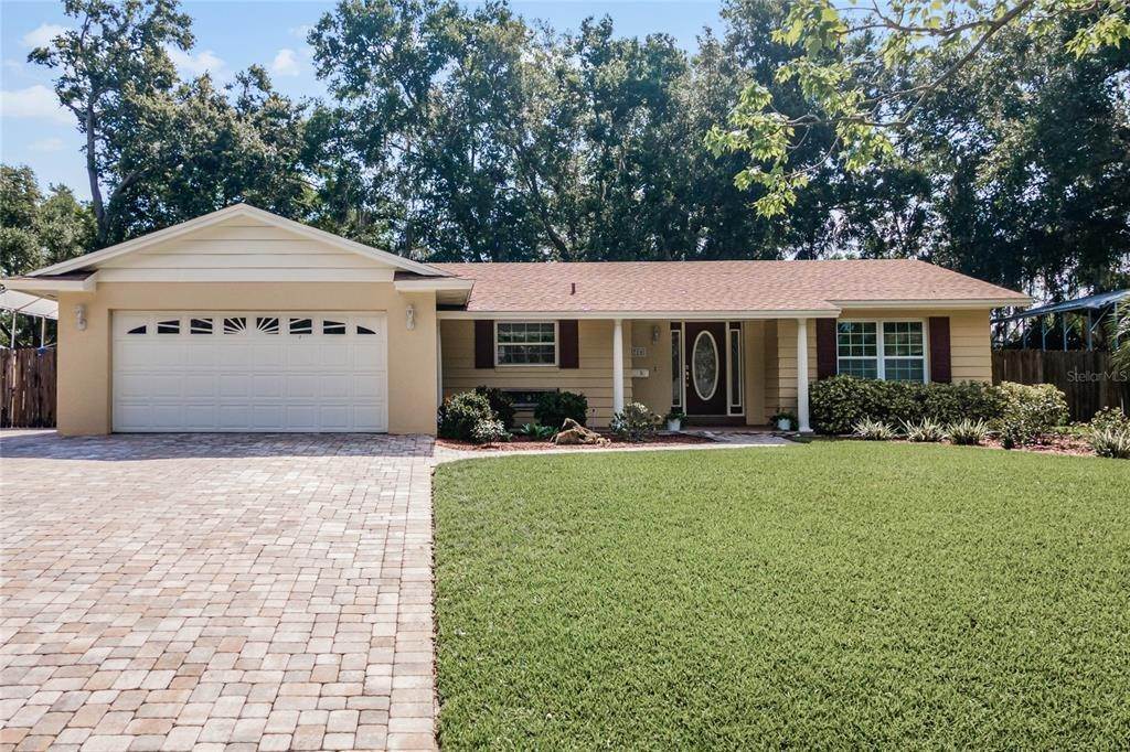 1. Single Family Homes for Sale at 706 E LAKESHORE DRIVE Ocoee, Florida 34761 United States