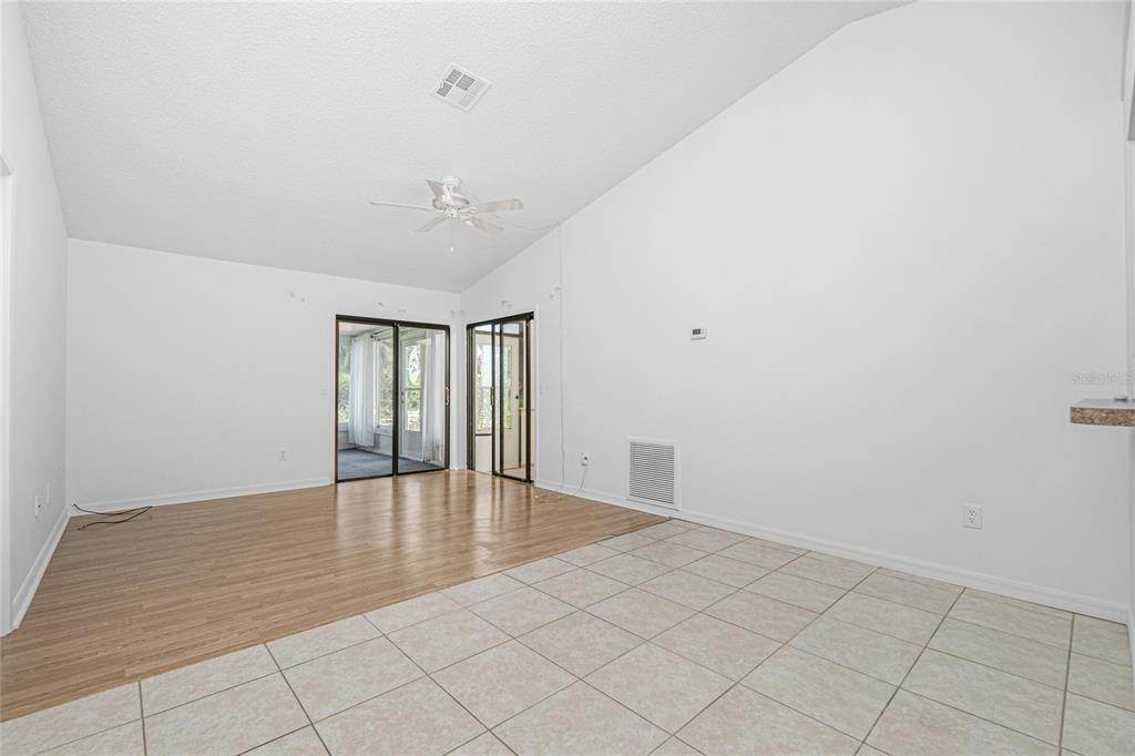 14. Single Family Homes for Sale at 1282 W CORKTREE CIRCLE Port Charlotte, Florida 33952 United States