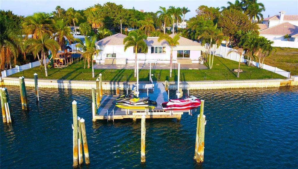 Single Family Homes por un Venta en 47 DOLPHIN DRIVE Treasure Island, Florida 33706 Estados Unidos