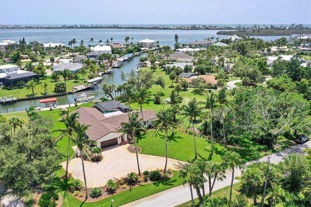 Single Family Homes por un Venta en 560 LOOKOUT ALLEY Placida, Florida 33946 Estados Unidos