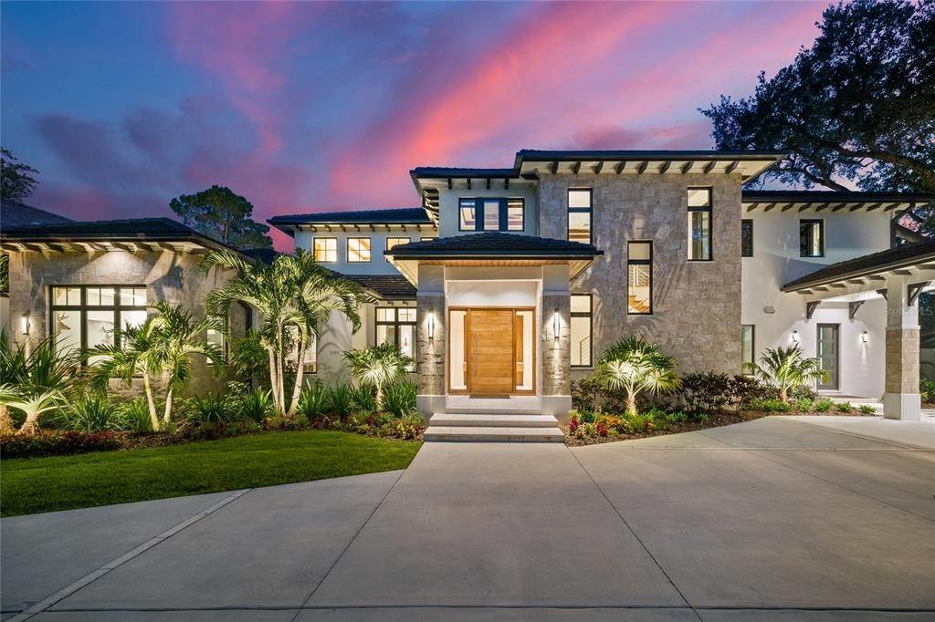 Single Family Homes 为 销售 在 1005 S SIWANOY STREET 坦帕市, 佛罗里达州 33629 美国