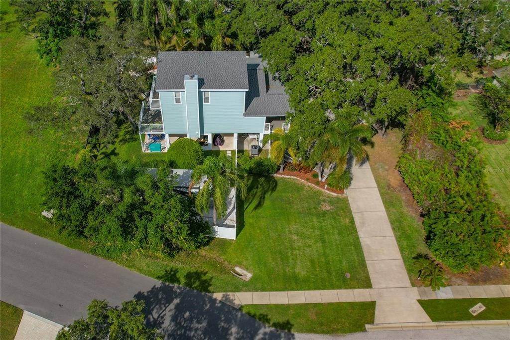 Single Family Homes por un Venta en 405 CHARLESTON AVENUE Crystal Beach, Florida 34681 Estados Unidos