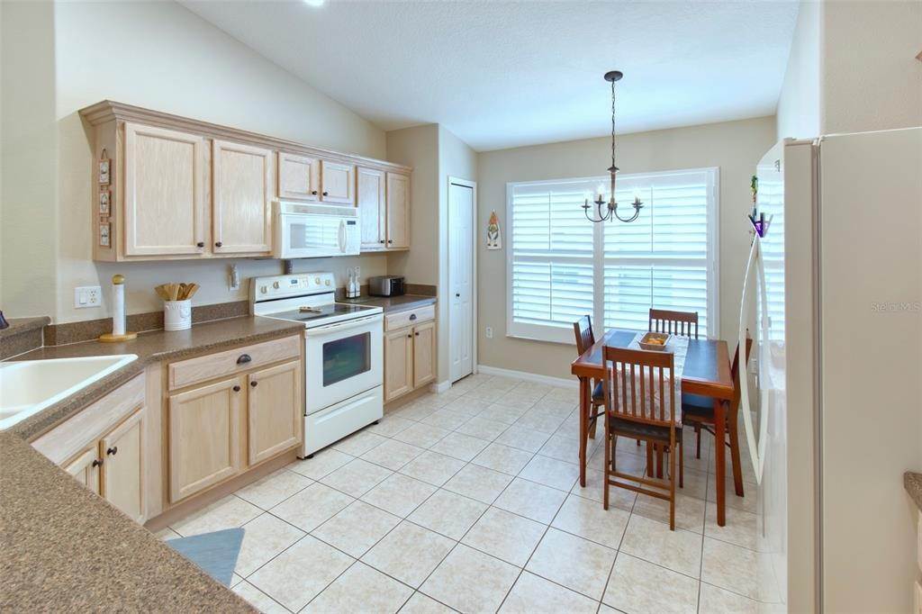 9. Single Family Homes for Sale at 104 Grand Canal DRIVE Poinciana, Florida 34759 United States