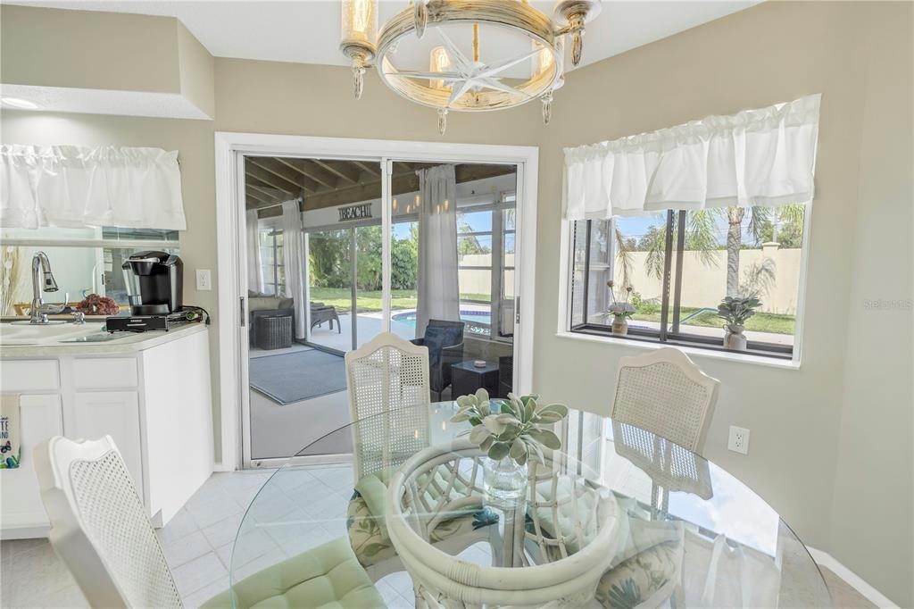 17. Single Family Homes for Sale at 1119 N Cypress Point DRIVE Venice, Florida 34293 United States