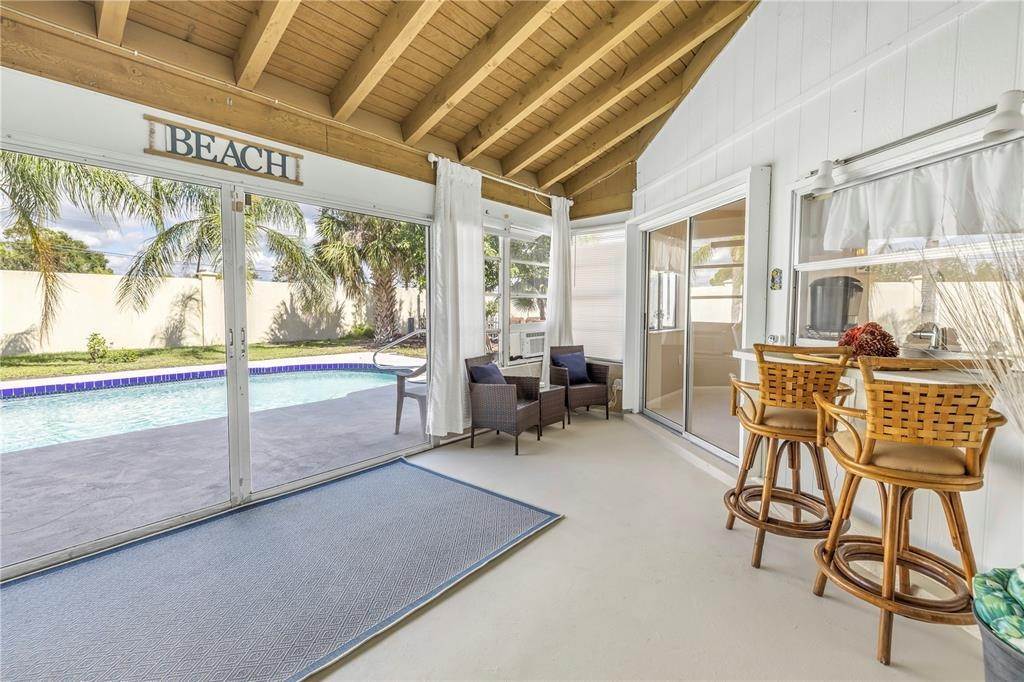 18. Single Family Homes for Sale at 1119 N Cypress Point DRIVE Venice, Florida 34293 United States