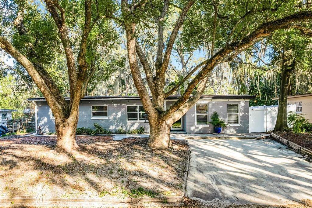 Single Family Homes for Sale at 107 E LAUREN COURT Fern Park, Florida 32730 United States