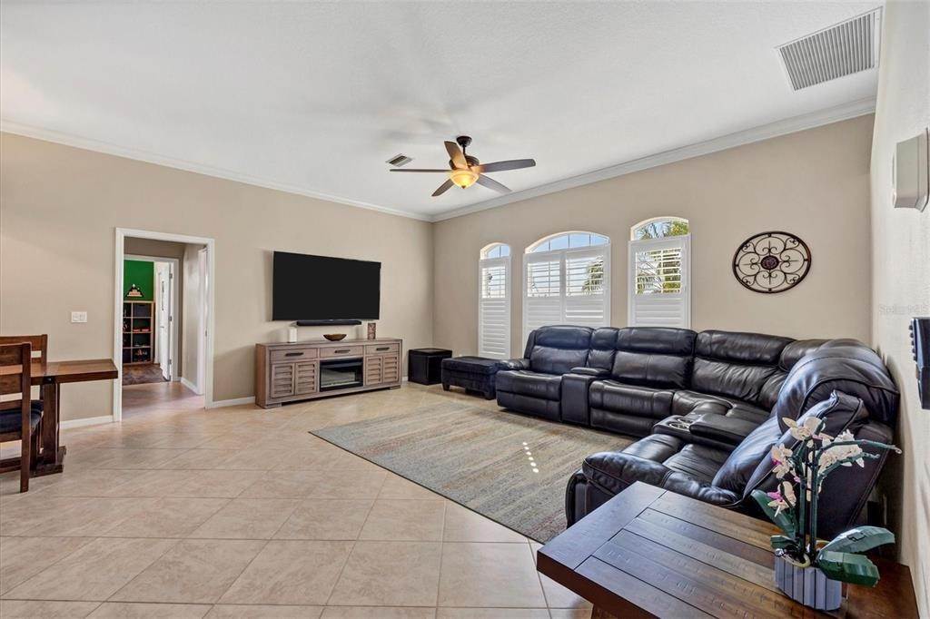 11. Single Family Homes for Sale at 206 Rotonda BOULEVARD Rotonda West, Florida 33947 United States