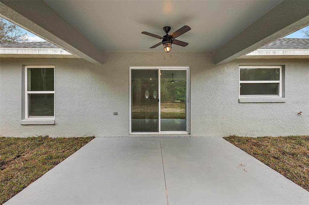 7. Single Family Homes for Sale at 14363 SE 27th COURT Summerfield, Florida 34491 United States