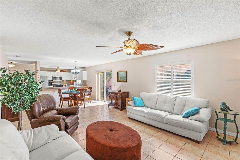 12. Single Family Homes for Sale at 626 Nuevo Leon LANE The Villages, Florida 32159 United States