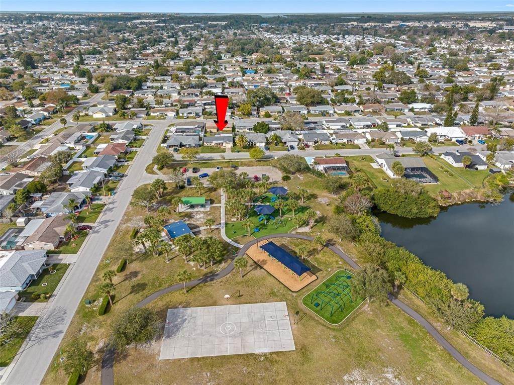 19. Single Family Homes for Sale at 8925 Glen Moor Lane Port Richey, Florida 34668 United States