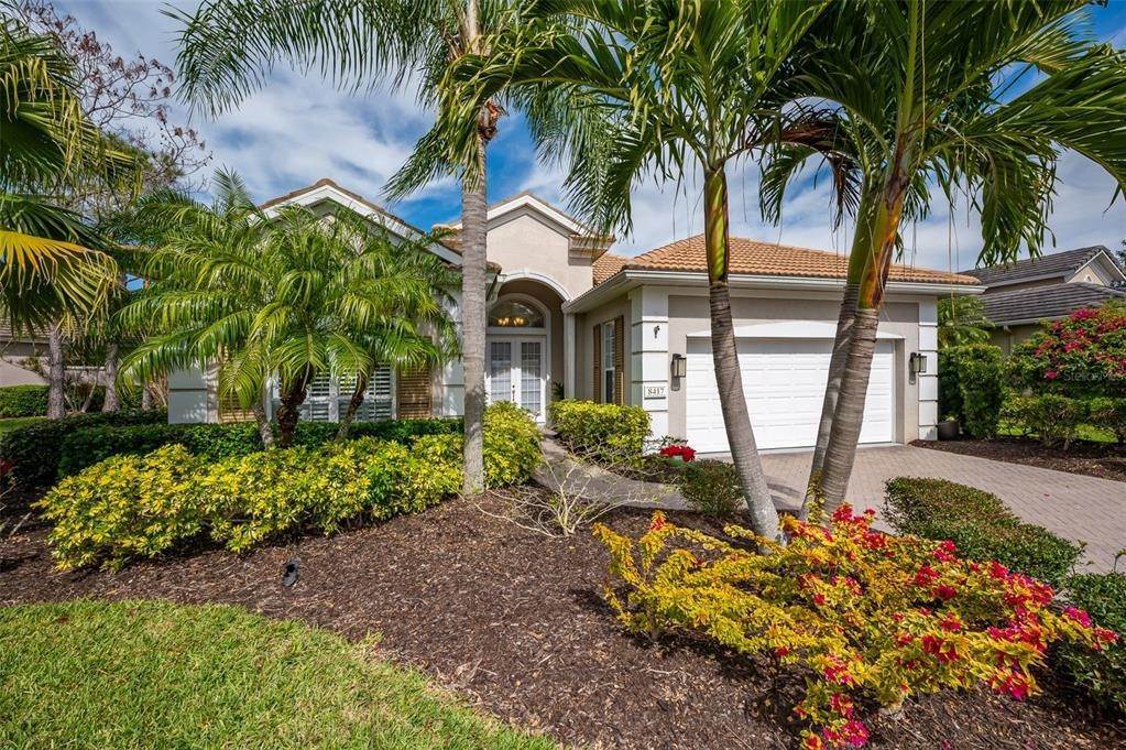 13. Single Family Homes for Sale at 8417 Abingdon Court University Park, Florida 34201 United States