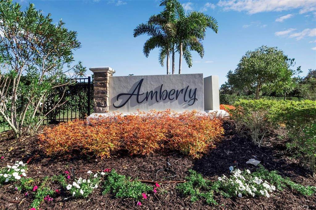 4. Single Family Homes for Sale at 6078 Amberly DRIVE Bradenton, Florida 34208 United States
