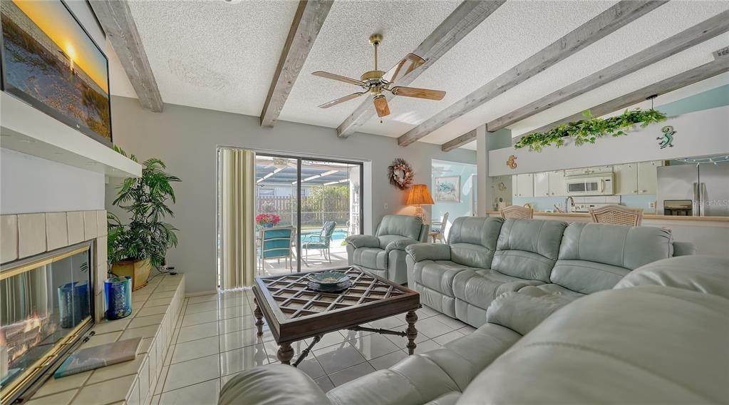 6. Single Family Homes for Sale at 3678 Kingston BOULEVARD Sarasota, Florida 34238 United States