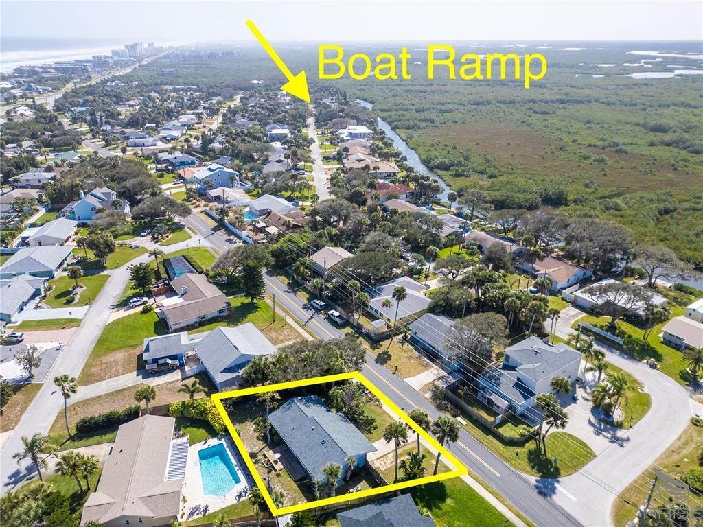 9. Single Family Homes for Sale at 4623 Saxon DRIVE New Smyrna Beach, Florida 32169 United States