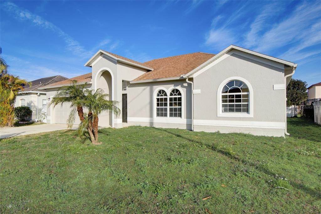 3. Single Family Homes for Sale at 304 Aldershot COURT Kissimmee, Florida 34758 United States