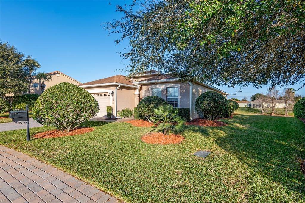 7. Single Family Homes for Sale at 10227 Dory DRIVE Oxford, Florida 34484 United States