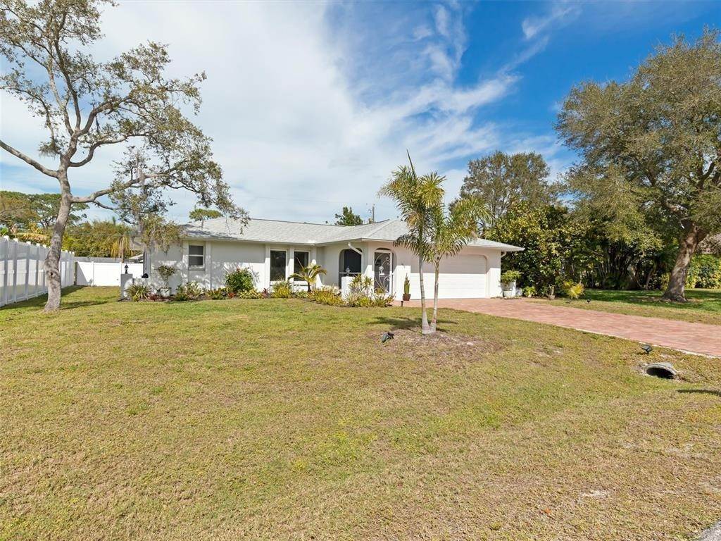 2. Single Family Homes for Sale at 1516 Poinciana ROAD Venice, Florida 34293 United States