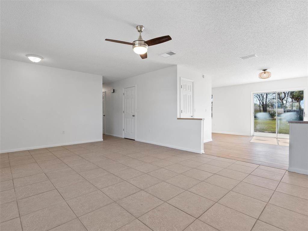 9. Single Family Homes for Sale at 309 Bahia CIRCLE Ocala, Florida 34472 United States