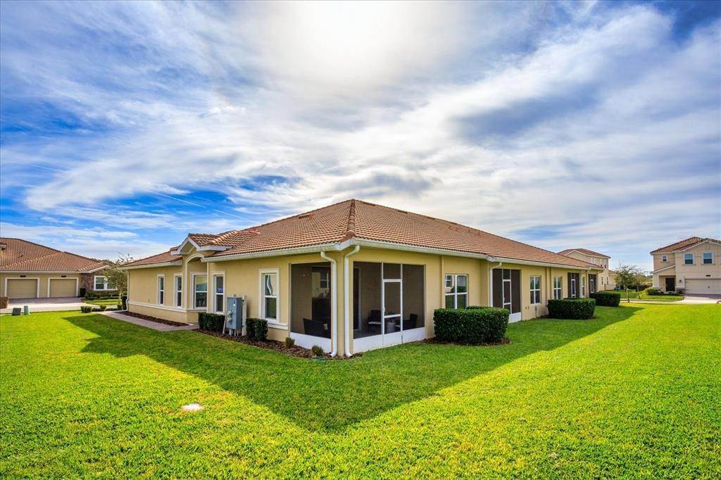 14. Single Family Homes for Sale at 1072 Quaker Ridge LANE Davenport, Florida 33896 United States