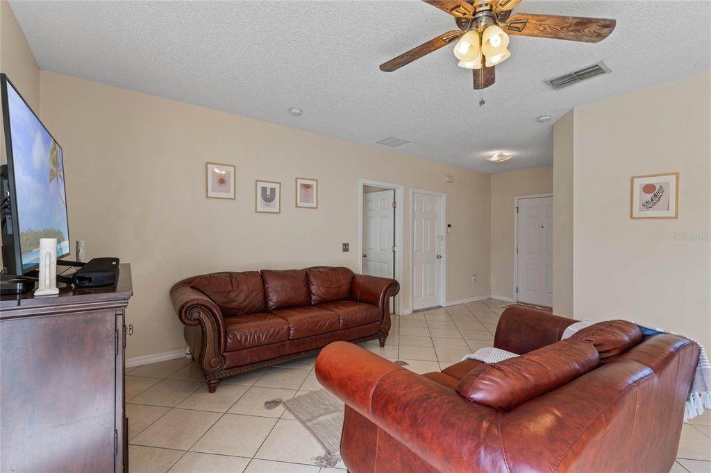 12. Single Family Homes for Sale at 829 Glastonbury DRIVE Kissimmee, Florida 34758 United States