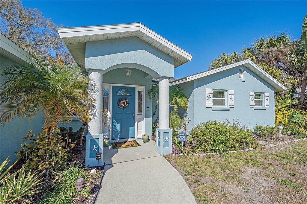 3. Single Family Homes for Sale at 2735 Floyd STREET Sarasota, Florida 34239 United States