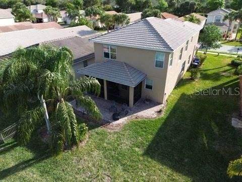 11. Single Family Homes for Sale at 10550 Carolina Willow DRIVE Fort Myers, Florida 33913 United States