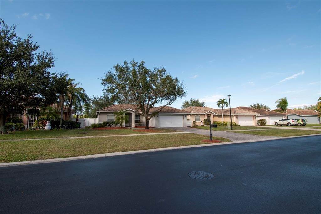 2. Single Family Homes for Sale at 2935 Orange Grove TRAIL Naples, Florida 34120 United States