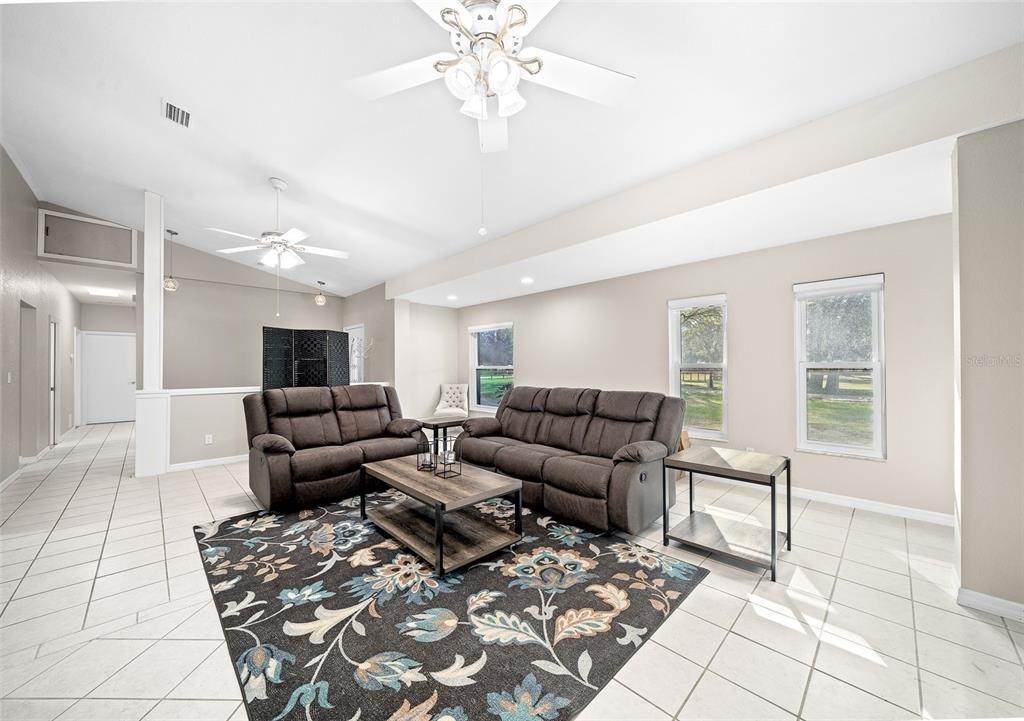 10. Single Family Homes for Sale at 7501 NW 162nd COURT Morriston, Florida 32668 United States