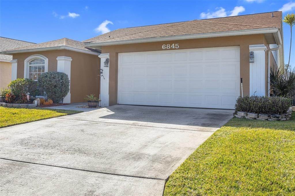 4. Single Family Homes for Sale at 6845 Shimmering DRIVE Lakeland, Florida 33813 United States