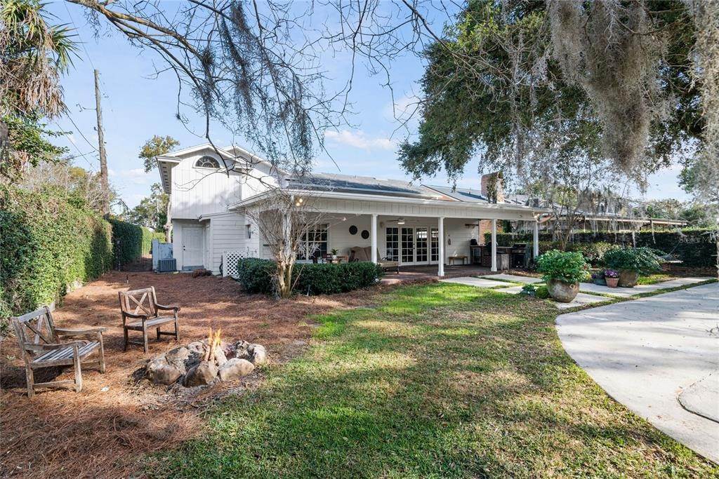 11. Single Family Homes for Sale at 300 Oak Estates DRIVE Orlando, Florida 32806 United States