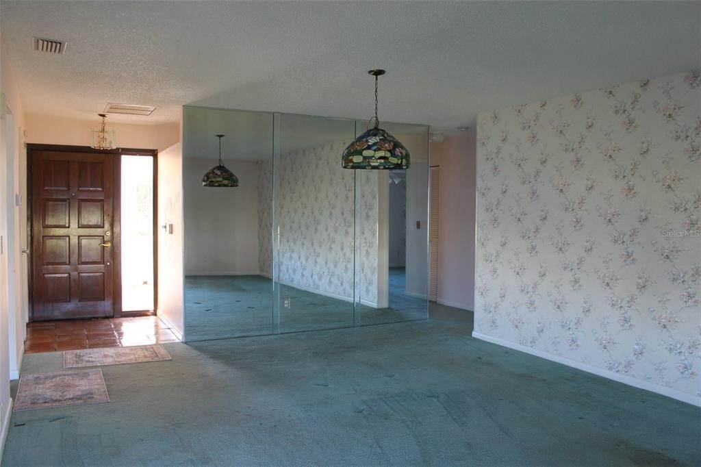 18. Single Family Homes for Sale at 4117 89th AVENUE Pinellas Park, Florida 33782 United States