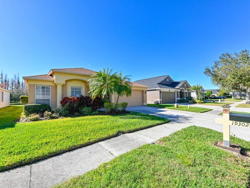 4. Single Family Homes for Sale at 19302 Otters Wick WAY Land O' Lakes, Florida 34638 United States