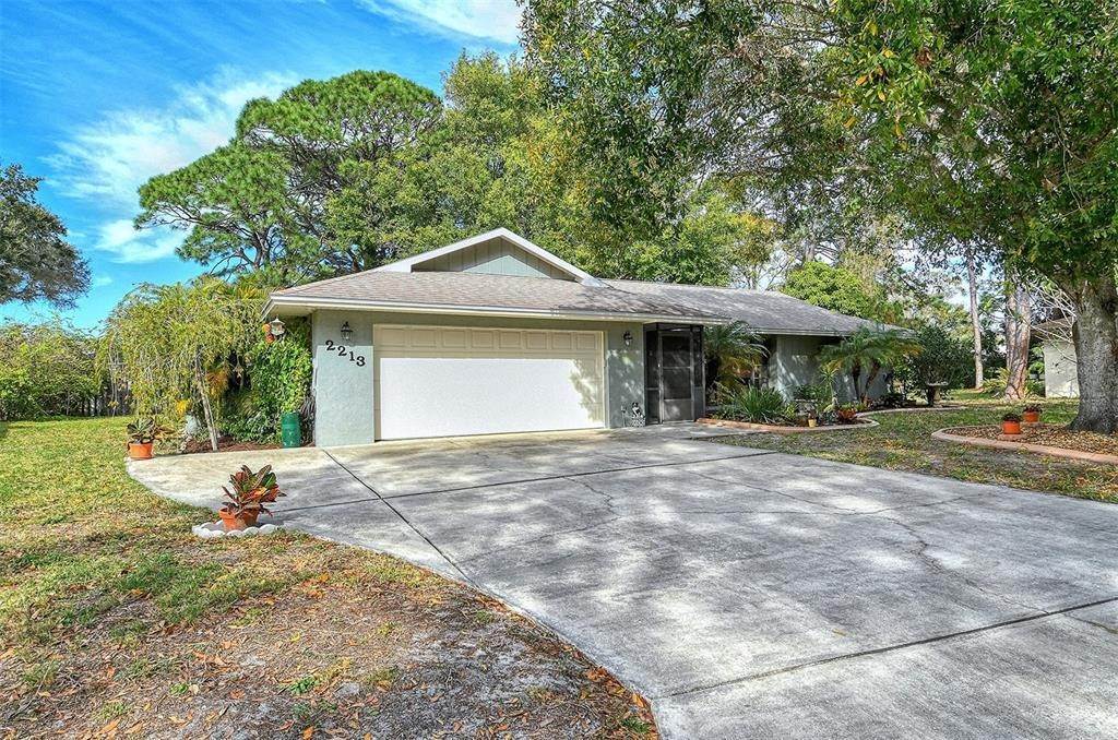 2. Single Family Homes for Sale at 2213 Pine View CIRCLE Sarasota, Florida 34231 United States