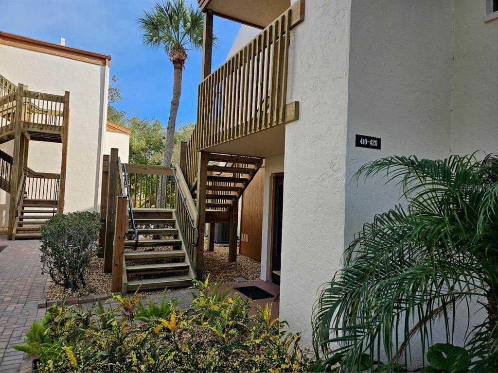 2. Single Family Homes for Sale at 1600 Cove Ii PLACE 420 Sarasota, Florida 34242 United States