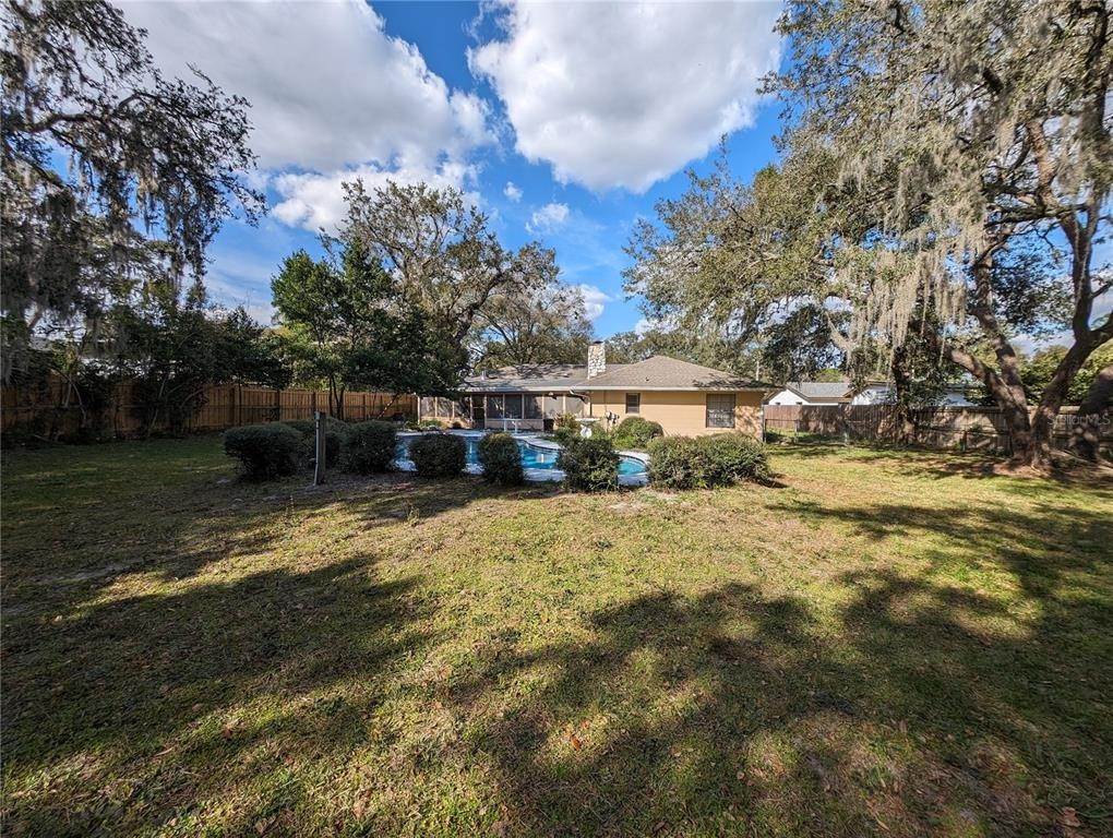 17. Single Family Homes for Sale at 101 Cherry Hill CIRCLE Longwood, Florida 32779 United States