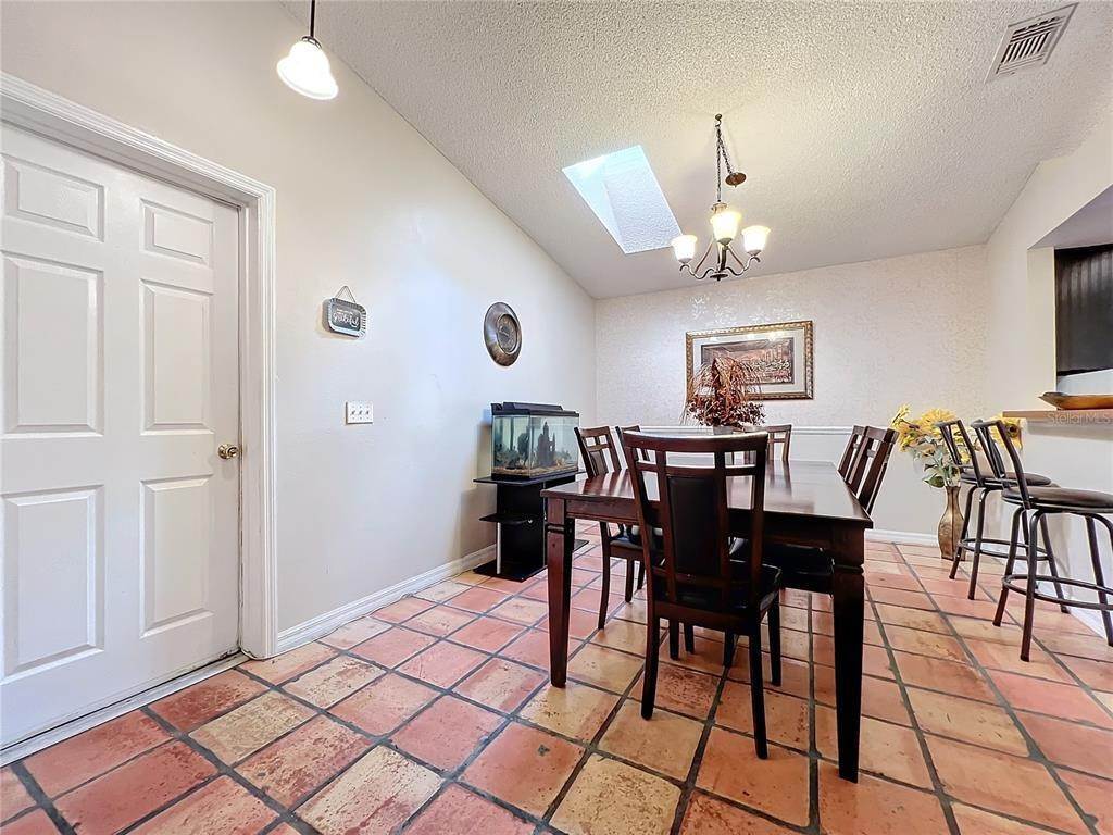 15. Single Family Homes for Sale at 2218 Faxton COURT Orlando, Florida 32812 United States