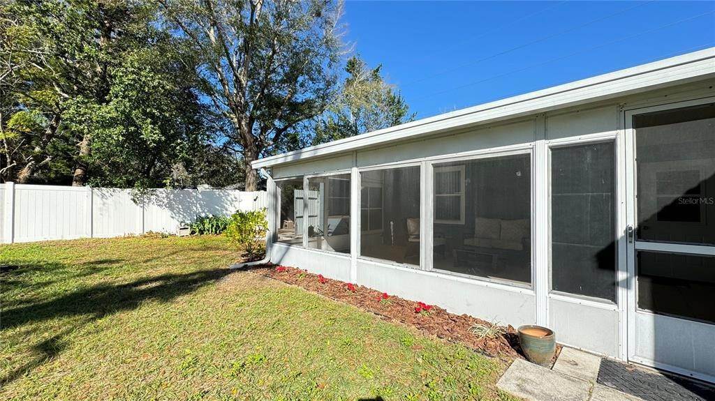 7. Single Family Homes for Sale at 1418 W Linebaugh AVENUE Tampa, Florida 33612 United States