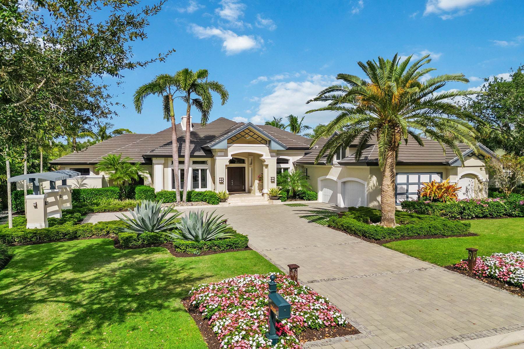 Single Family Homes 为 销售 在 3440 Oak Hammock Court 博尼塔温泉, 佛罗里达州 34134 美国