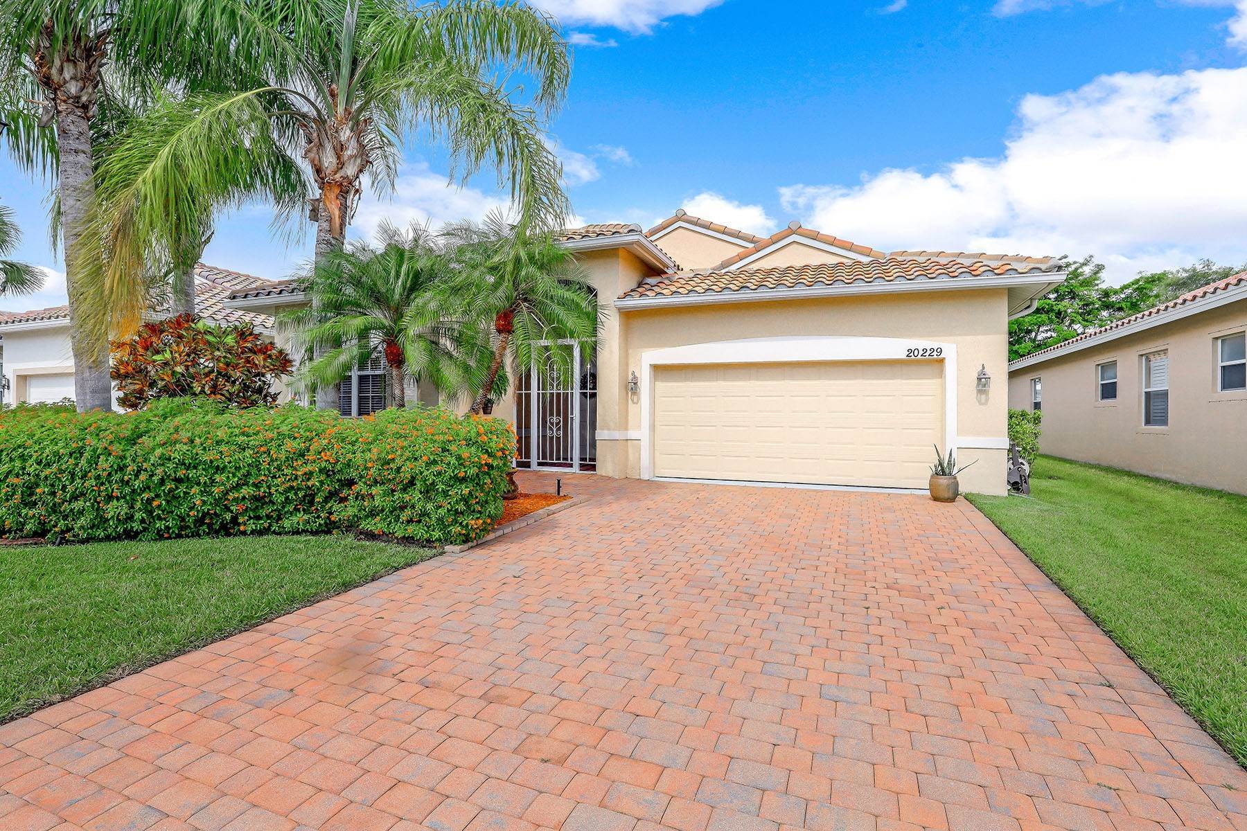 Single Family Homes for Sale at CASCADES AT ESTERO 20229 Castlemaine Avenue Estero, Florida 33928 United States