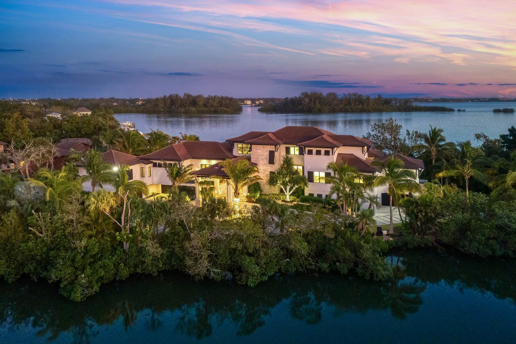 Other Residential Homes 为 销售 在 SIESTA KEY 3799 Flamingo Avenue 萨拉索塔, 佛罗里达州 34242 美国