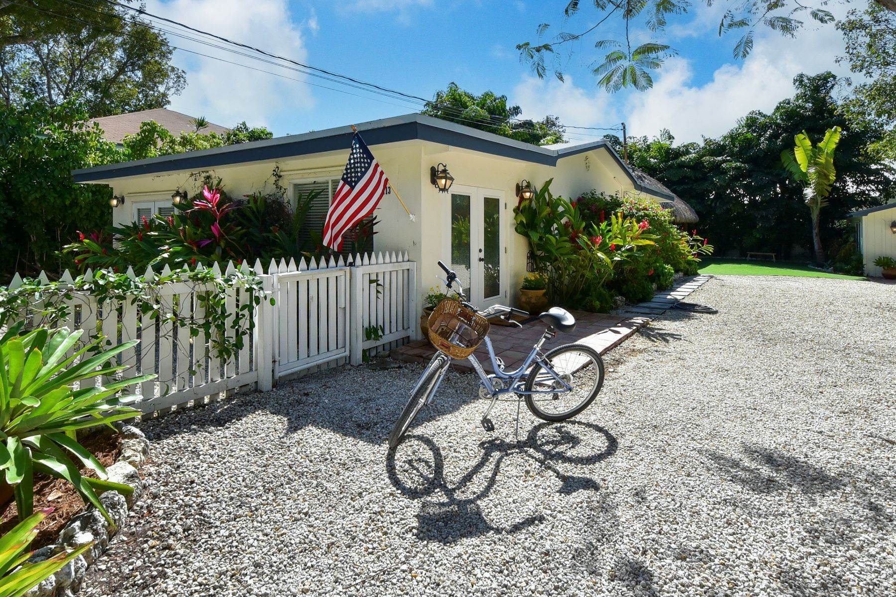 Single Family Homes 为 销售 在 113 Key Heights Drive, Plantation Key 113 Key Heights Drive 塔威尼尔, 佛罗里达州 33070 美国