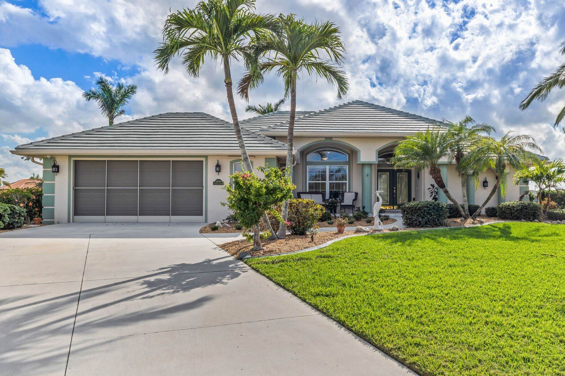47. Single Family Homes for Sale at 15698 Viscount Circle 15698 Viscount CIR Port Charlotte, Florida 33981 United States