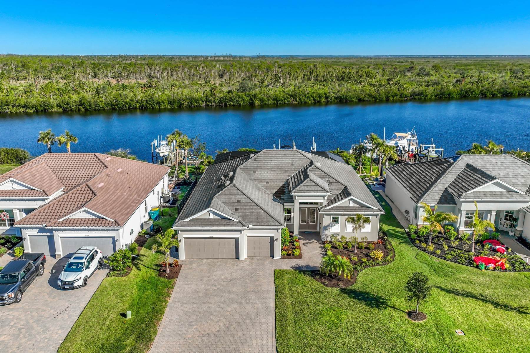 32. Single Family Homes for Sale at 15168 Spanish Point Drive Port Charlotte, Florida 33981 United States