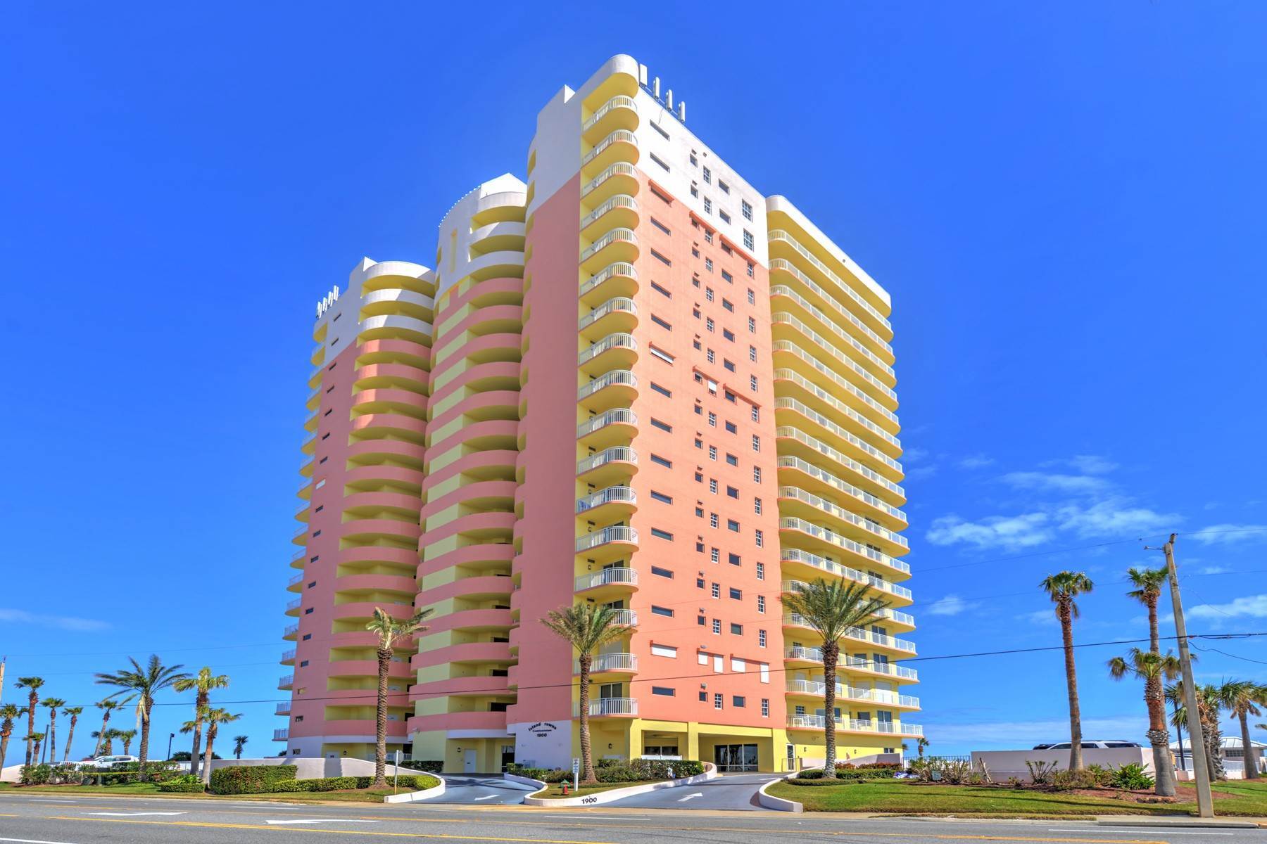 Condominiums por un Venta en Daytona Beach 1900 N Atlantic Avenue , 604 Daytona Beach, Florida 32118 Estados Unidos
