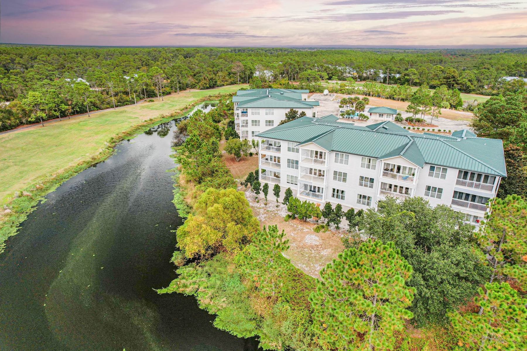 Condominiums por un Venta en Condo Investment Opportunity In Golf Resort On The Forgotten Coast 212 Eagles Way Carrabelle, Florida 32322 Estados Unidos