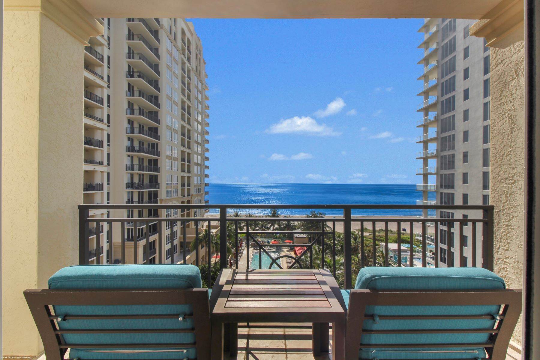 Condominiums 为 销售 在 Direct Oceanfront at the Resort at Singer Island 3800 N Ocean Drive, 919 辛格岛, 佛罗里达州 33404 美国